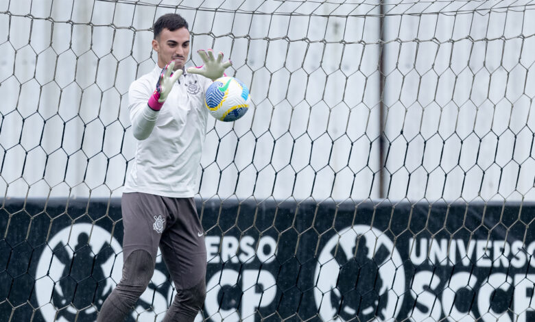 Matheus Donelli treinou normalmente para ser relacionado como titular no duelo contra o cruzmaltino - Crédito: Rodrigo Coca/Agência Corinthians