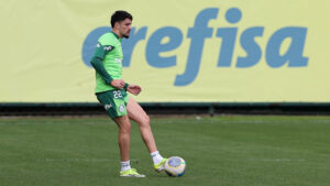 Não há previsão para retorno de Piquerez e clube acredita em fim da temporada 2024 para o lateral-esquerdo — Crédito: Cesar Greco / Palmeiras