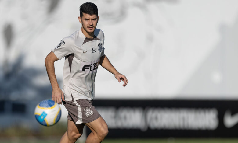 Além dos problemas extra-campo, o Timão tem que lidar com lesões e desfalques por terceiro cartão amarelo e jogadores que pediram desligamento - Crédito: Rodrigo Coca/Agência Corinthians