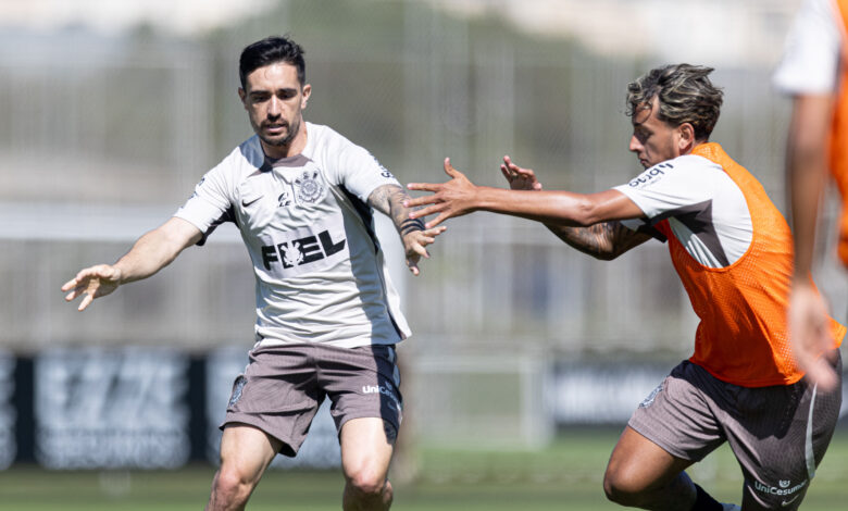 Elenco treina para manter série de três vitórias seguidas e ficar longe da zona da degola - Crédito: Rodrigo Coca/Agência Corinthians