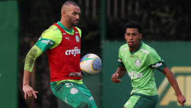 Weverton e Luighi durante treino intenso, na Academia de Futebol, em preparação para enfrentar o Vitória hoje (27) - Crédito: Cesar Greco/Palmeiras/by Canon
