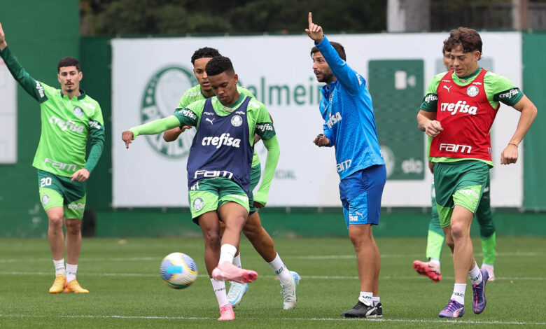 Estêvão já faz transição física com expectativa de entrar contra o Botafogo-RJ pelas oitavas de final da Conmebol Libertadores - Crédito: Cesar Greco/Palmeiras/by Canon