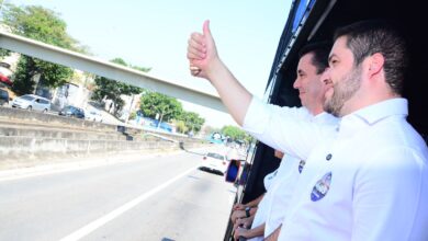 Gilvan ao lado de Paulo Serra visitou Vila Luzita, Jardim Santa Cristina, Jardim Santo André e Vila Pires em caminhão de som