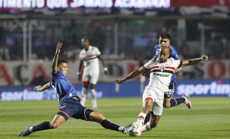 São Paulo foi superior e manteve o controle do jogo e se classificou para as quartas da Libertadores - Créditos: Rubens Chiri / saopaulofc