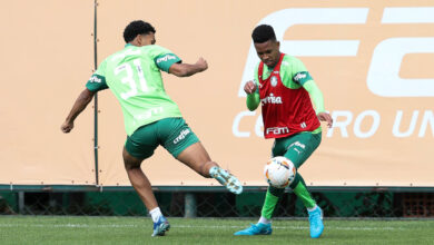 Luighi e Estêvão em treinamento na Academia de Futebol esta semana, os dois estão à disposição para o duelo de hoje (14) - Crédito: Cesar Greco/Palmeiras/by Canon
