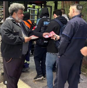 Claudio Donizete entrega material de sua campanha no Terminal de São Bernardo