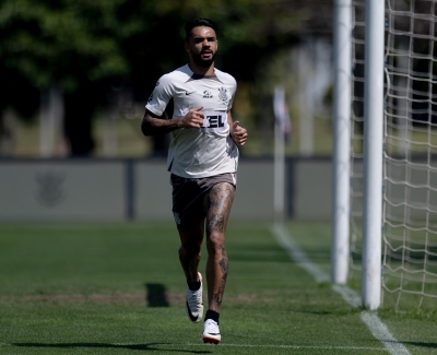 Plantel corintiano viajou para Porto Alegre ontem (27) e faz seu último treino na Capital gaúcha - Crédito: Rodrigo Coca/Agência Corinthians