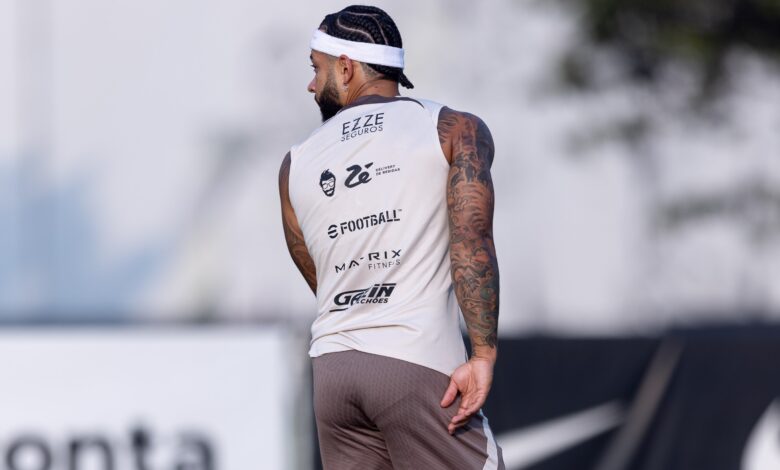 Memphis Depay está à disposição e poderá jogar a decisão da vaga à semi da competição continental - Crédito: Rodrigo Coca/Agência Corinthians