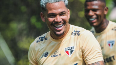 O clima no treinamento era de descontração e diversão para encarar o Glorioso hoje (25) - Crédito: Erico Leonan / saopaulofc.net
