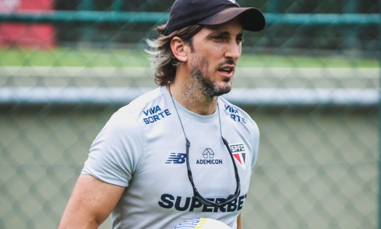 Técnico tem como meta conquistar uma vaga na Libertadores de 2025 - Crédito: Erico Leonan/saopaulofc