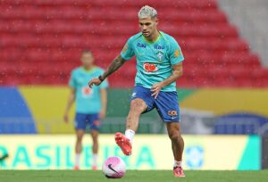 Bruno Guimarães é uma das novidades da Seleção em Brasília - Créditos: Rafael Ribeiro/CBF