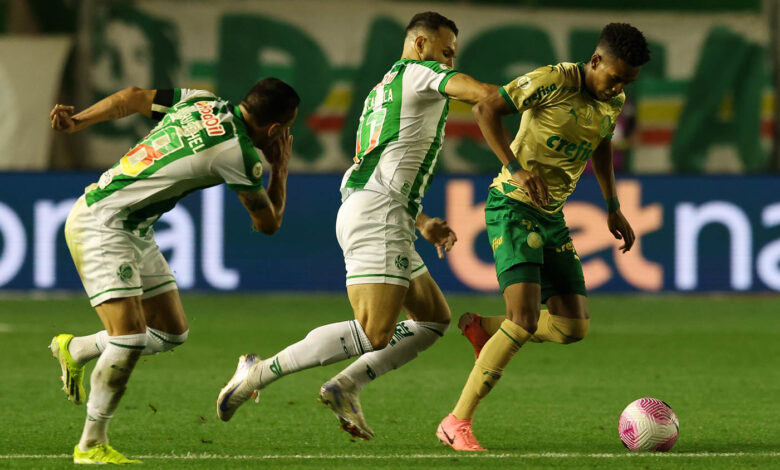 Estêvão brilha, Palmeiras goleia e encosta de vez no líder Botafogo-RJ - Crédito: Cesar Greco/Palmeiras/by Canon