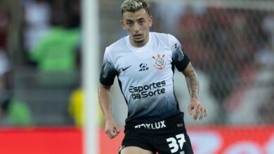 Ryan sofreu fratura no pé esquerdo, já iniciou o tratamento e deve ficar de fora por oito semanas - Crédito: Rodrigo Coca/Agência Corinthians