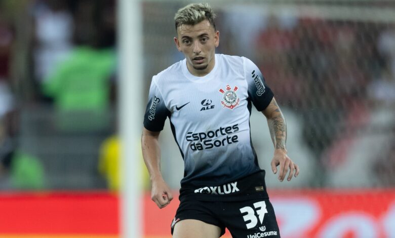 Ryan sofreu fratura no pé esquerdo, já iniciou o tratamento e deve ficar de fora por oito semanas - Crédito: Rodrigo Coca/Agência Corinthians