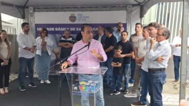 Em sua fala, Auricchio reafirmou o compromisso com a Saúde de São Caetano e criticou a falta de qualificação da empresa responsável pelas obras da UBS Centro, a futura UBS Escola, no Campus Centro da USCS