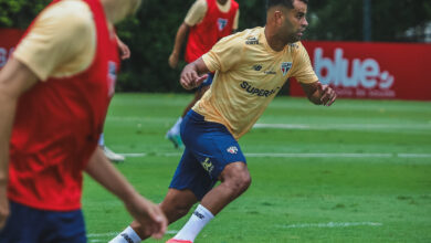 Alisson treina com elenco e deve ter espaço no time titular de Luis Zubeldía - Crédito: Erico Leonan / saopaulofc.net