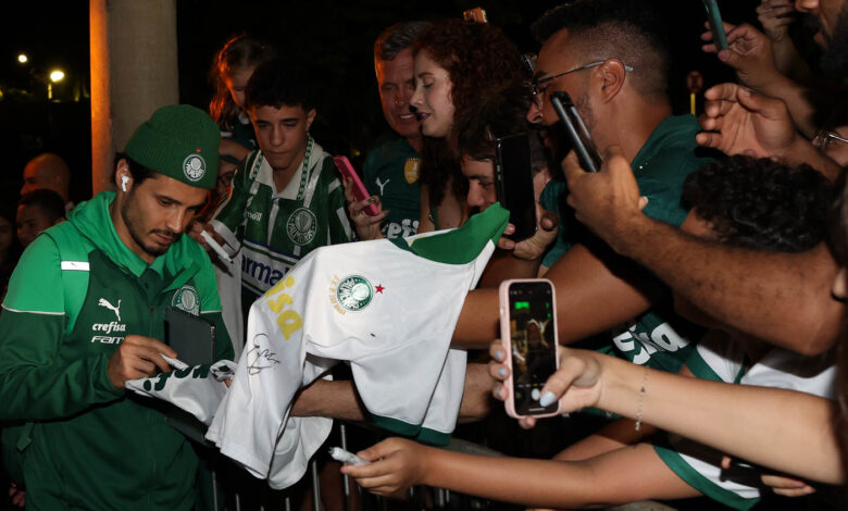 Em busca do tri inédito, jogadores do Palmeiras desembarcaram em Goiânia, na noite de sexta-feira (22), para se concentrar no hotel antes da partida contra o Dragão - Crédito: Cesar Greco/Palmeiras/by Canon