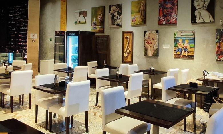 Além de saborear a massa fininha e os saborosos recheios em um ambiente aconchegante é possível apreciar a vasta carta de bebidas da Casa
