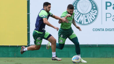 Figueiredo e Zé Rafael durante treinamento na Academia de Futebol, jovem meio-campista segue para o profissional em 2025 - Crédito: Cesar Greco/Palmeiras/by Canon