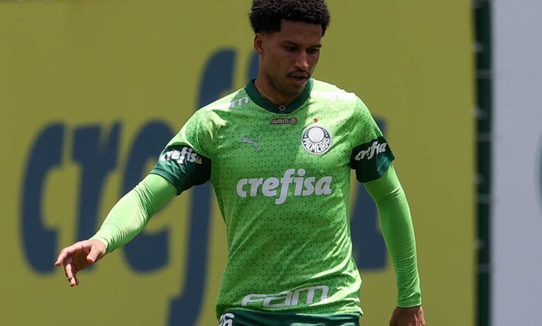 O zagueiro Murilo iniciou o processo de transição física, mas não deve ser relacionado para o Derby - Crédito: Cesar Greco/Palmeiras/by Canon