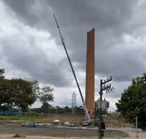 História das Indústrias Matarazzo, que teve início na década de 1930, chega o fim por completo com a demolição de seu último resquício: a icônica chaminé - Crédito: Reprodução Facebook