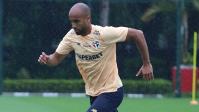 Lucas Moura treina com grupo para o Tricolor cumprir tabela no Nacional - Crédito: Erico Leonan / saopaulofc.net