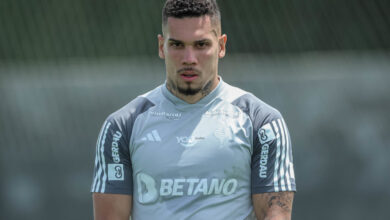 Paulinho entra na mira, mas Galo e Verdão preferem manter a cautela por não haver documento assinado ainda - Crédito: Pedro Souza/Galo
