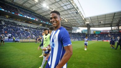 Wendell, lateral-esquerdo do Porto, é uma das apostas do Corinthians para reforçar a equipe para 2025