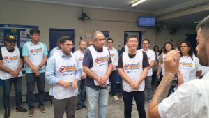 O Secretário adjunto, Gustavo Tomaz, com o Secretário de Saúde, Dr. Antonio Carlos do Nascimento, e o prefeito Taka Yamauchi no lançamento do ‘Diadema contra a Dengue’