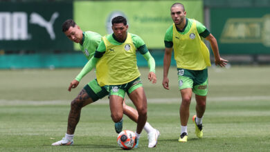 Os jogadores Thalys, Rony e Figueiredo, da esq. p/ dir., em treino na Academia de Futebol - Crédito: Cesar Greco/Palmeiras/by Canon